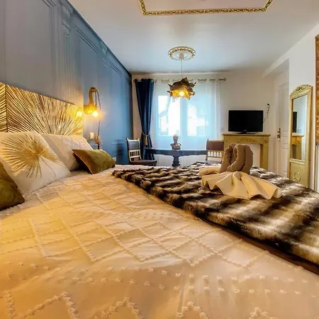 Lux Le Marquis Apartment *