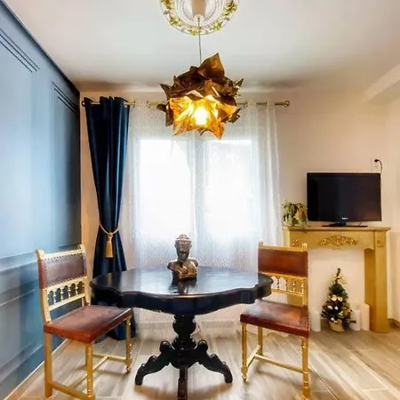 Lux Le Marquis Apartment